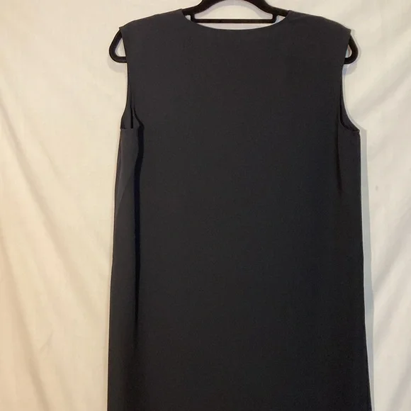Uniqlo Black Drape Sleeveless V-Neck  Dress Size M. Never used. - Picture 4 of 10